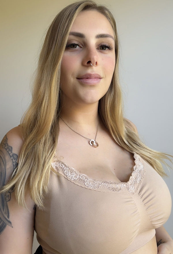 クッションパッド入りストラップ ノンワイヤー マタニティ＆授乳ブラ﻿